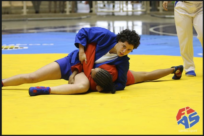 Atletas competindo no Sambo Esportivo